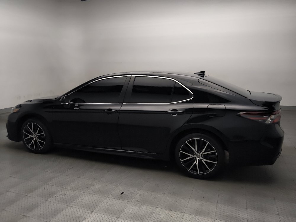 Used 2023 Toyota Camry SE FWD image 3