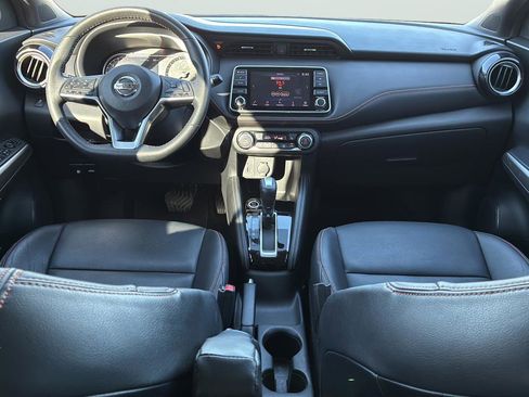 Used 2019 Nissan Kicks SR w/ SR Premium Package FWD image 18
