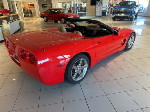 Used 2003 Chevrolet Corvette Convertible w/ Preferred Equipment Group1 image 2