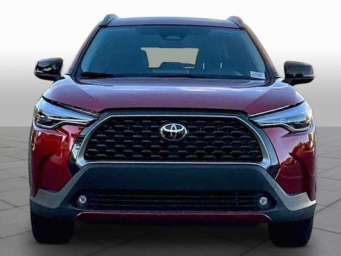 Certified 2025 Toyota Corolla Cross XLE image 3