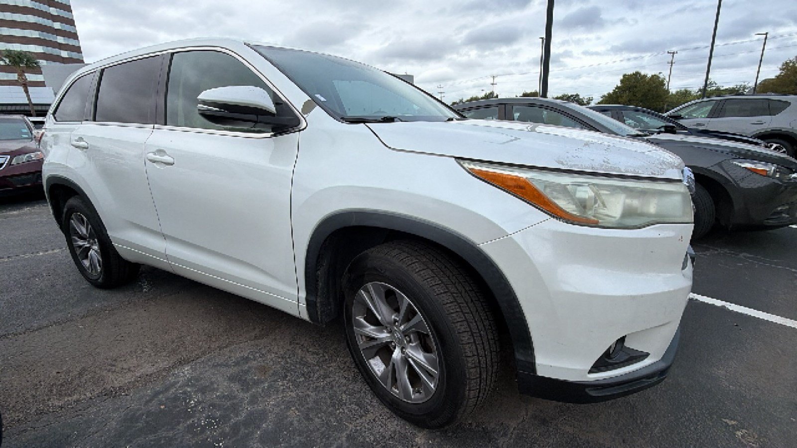 Used 2015 Toyota Highlander LE FWD image 10