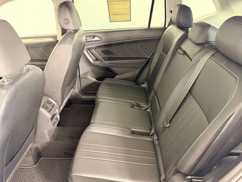 Used 2022 Volkswagen Tiguan SE image 13