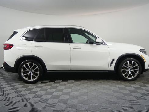 Certified 2023 BMW X5 sDrive40i w/ Parking Assistance Package image 2