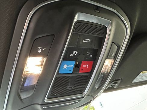 Used 2024 Jeep Wagoneer Series II w/ Flexible Seating Group image 28