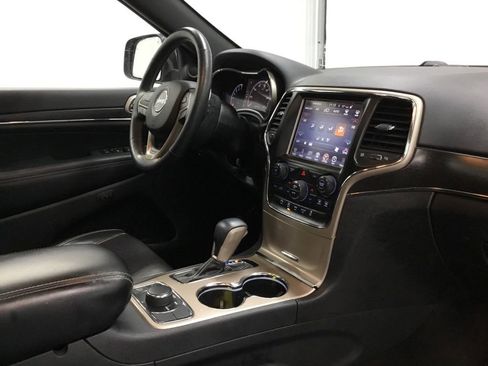 Used 2017 Jeep Grand Cherokee Limited w/ Luxury Group II image 26