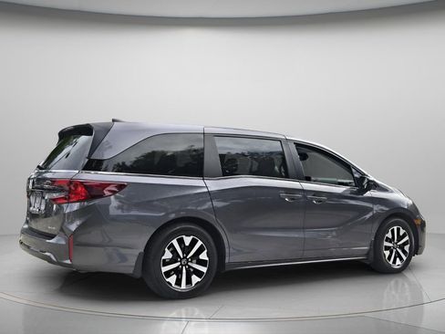 Certified 2025 Honda Odyssey EX-L image 7