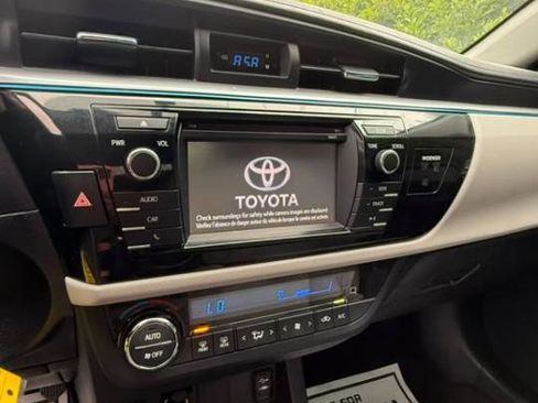 Used 2016 Toyota Corolla LE FWD image 8