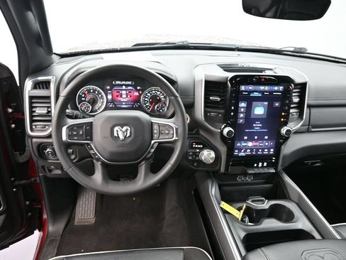 Used 2025 RAM 1500 Laramie AWD/4WD image 18