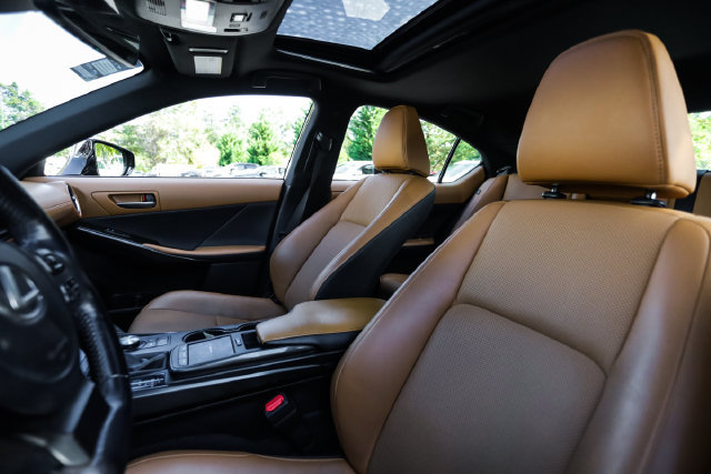 Used 2022 Lexus IS 300 AWD w/ Premium Package image 39