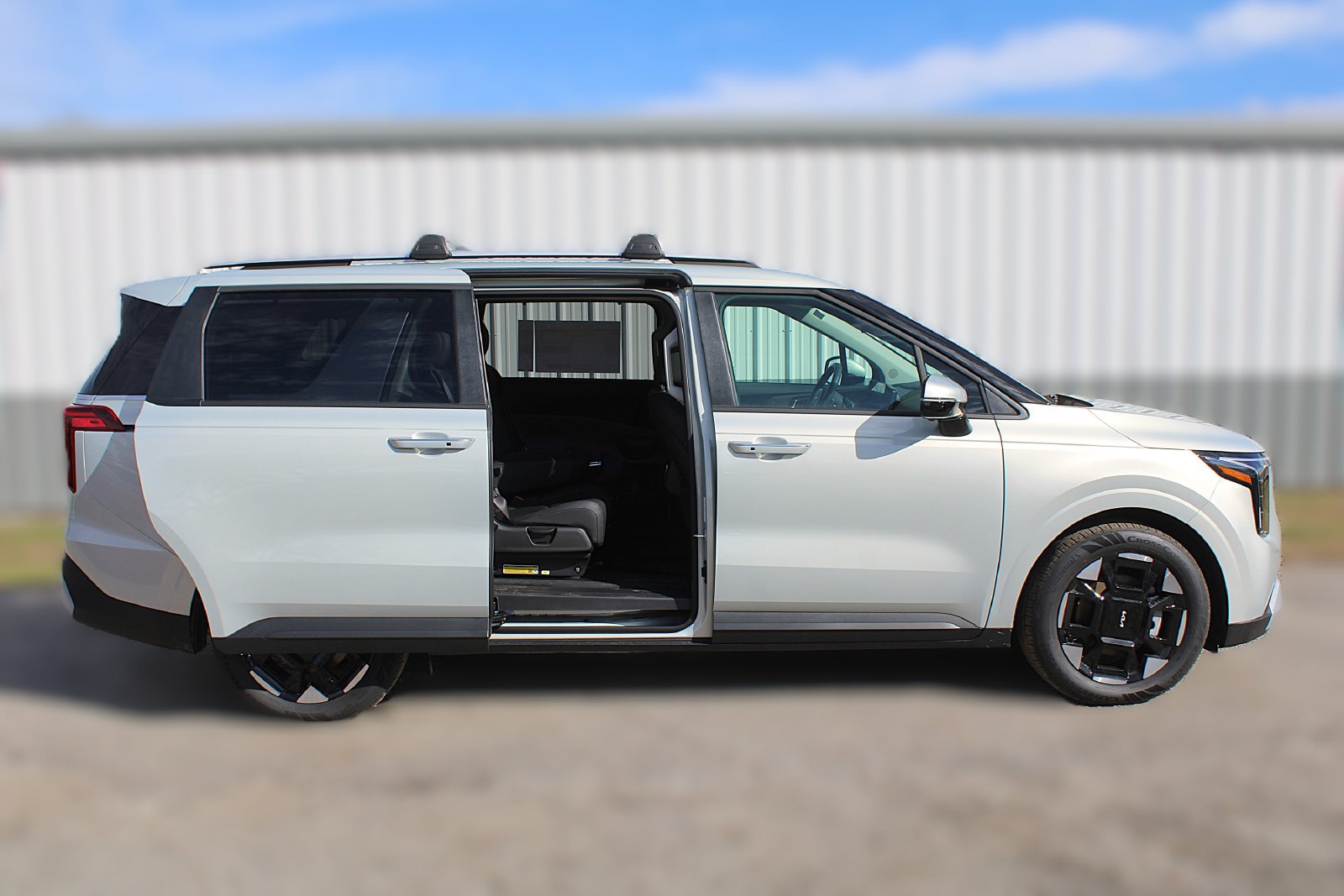New 2026 Kia Carnival EX FWD image 6