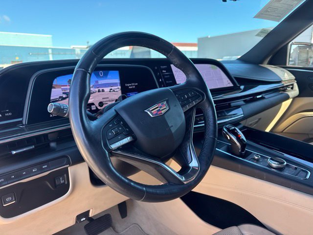 Used 2023 Cadillac Escalade Premium Luxury AWD/4WD image 18