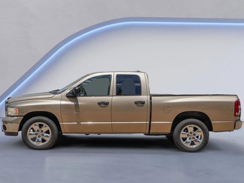 Used 2005 Dodge Ram 1500 Truck SLT image 16