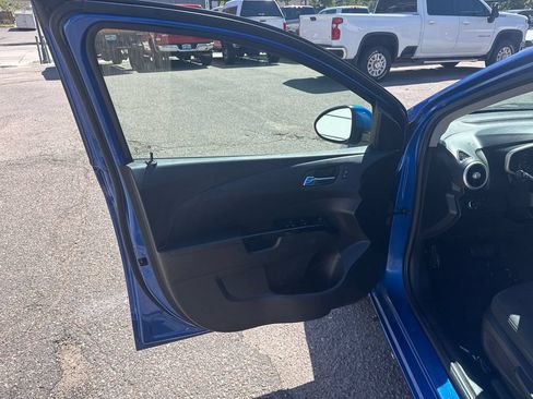 Used 2017 Chevrolet Sonic LT w/ Convenience Package FWD image 7