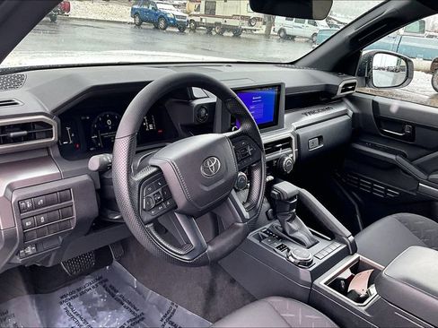 Used 2025 Toyota Tacoma SR5 image 14