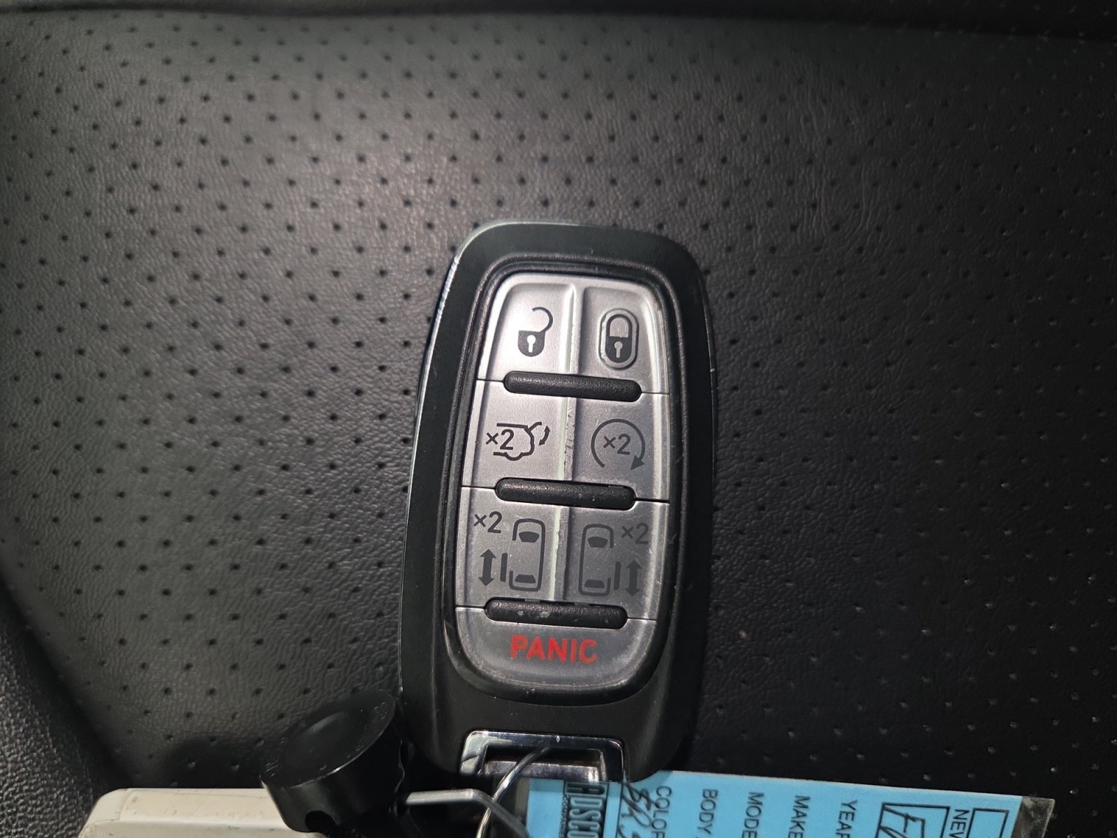 Used 2025 Chrysler Pacifica Select FWD image 33