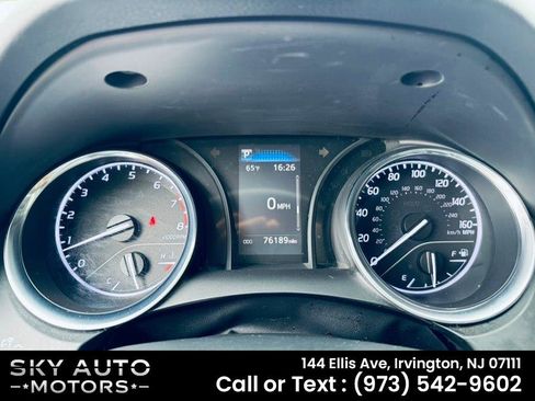 Used 2020 Toyota Camry SE FWD image 15