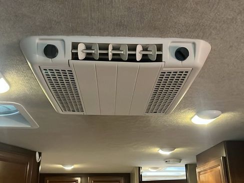 Used 2013 Ford E-450 and Econoline 450 Super Duty w/ Motorhome Prep Pkg image 24