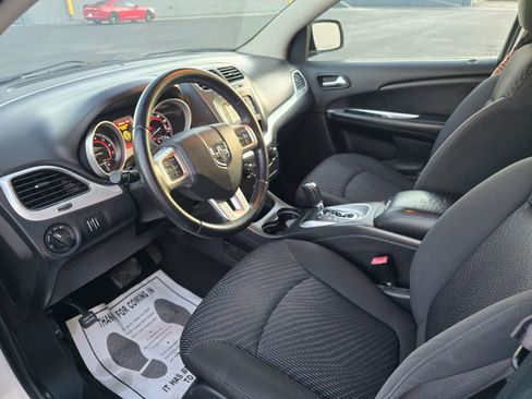 Used 2017 Dodge Journey SE w/ Flexible Seating Group FWD image 10