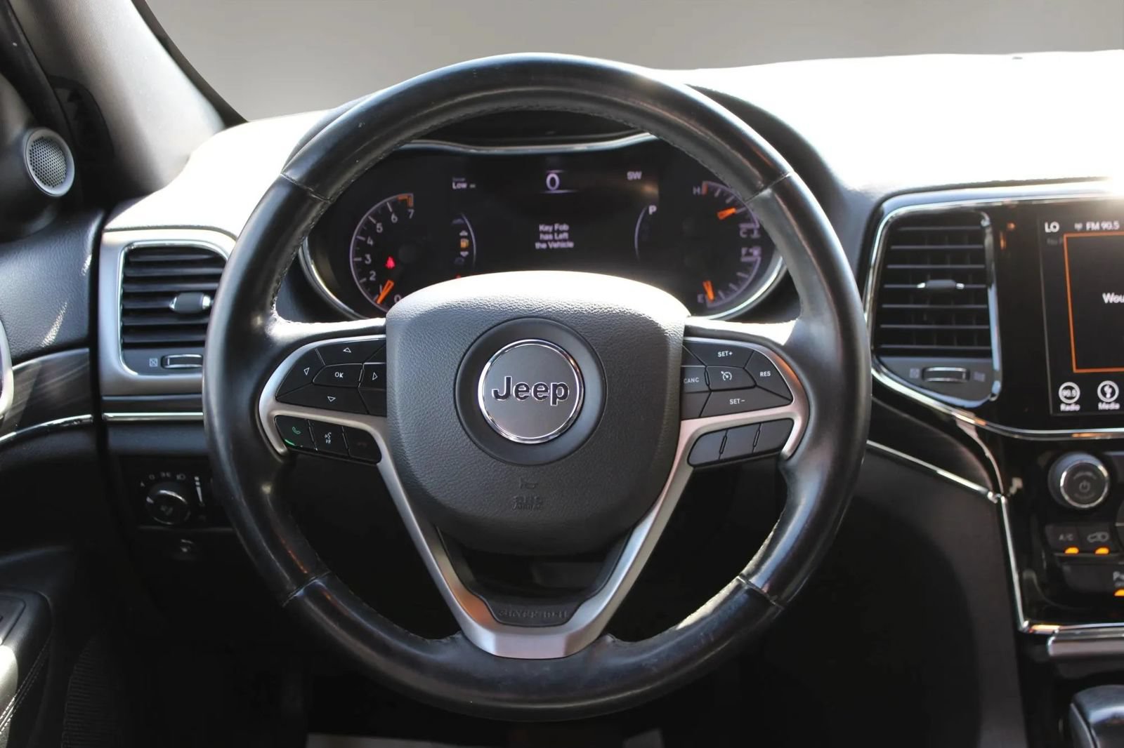 Used 2019 Jeep Grand Cherokee Limited AWD/4WD image 18
