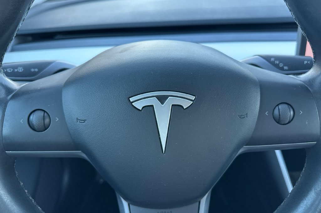 Used 2018 Tesla Model 3 Long Range AWD/4WD image 21