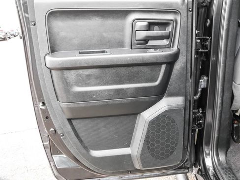 Used 2017 RAM 1500 Express w/ Black Ram 1500 Express Group AWD/4WD image 29