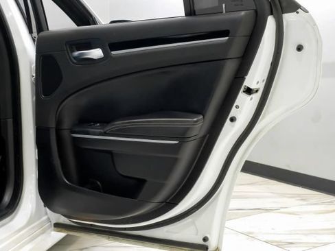 Used 2022 Chrysler 300 S RWD image 59