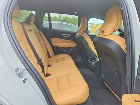 Used 2026 Volvo V60 B5 Cross Country Ultra w/ Protection Package Premier AWD/4WD image 9