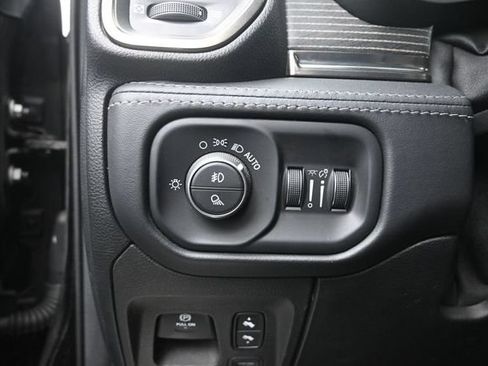 Used 2021 RAM 1500 Limited AWD/4WD image 16