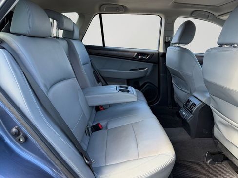 Used 2018 Subaru Outback 3.6R Limited AWD/4WD image 10