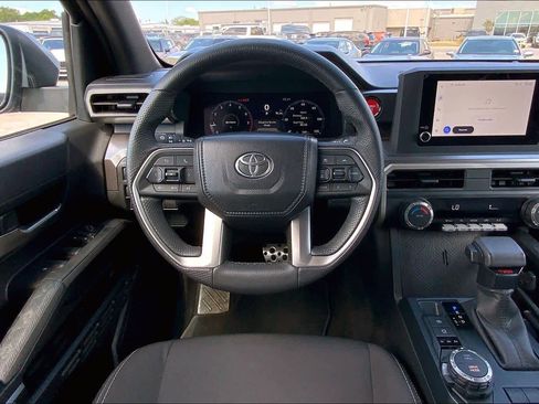 Used 2025 Toyota Tacoma TRD Sport image 6