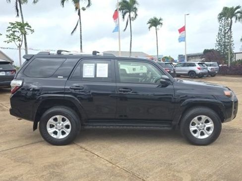 Used 2024 Toyota 4Runner SR5 Premium AWD/4WD image 3
