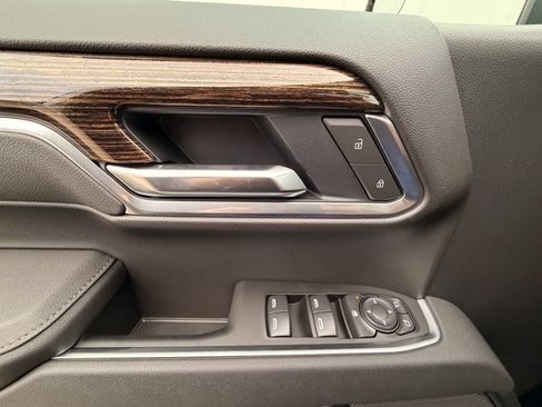 New 2026 GMC Sierra 1500 Elevation w/ LPO, Elevation Black Package image 16