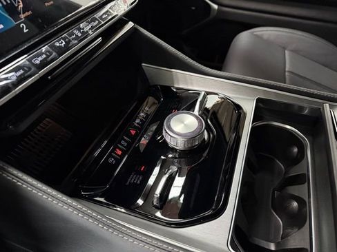 New 2026 Jeep Grand Wagoneer Limited AWD/4WD image 19