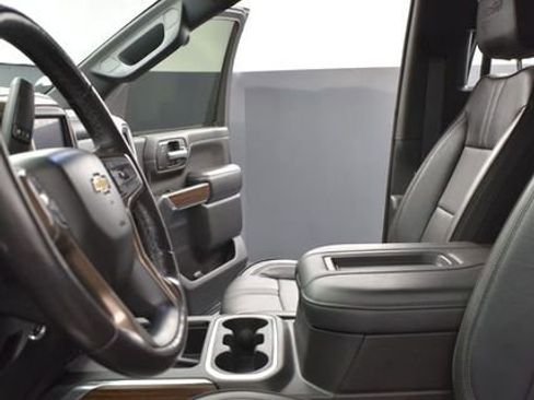 Used 2022 Chevrolet Silverado 2500 High Country w/ Z71 Off-Road Package AWD/4WD image 9