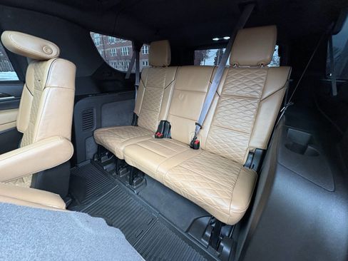 Used 2021 Cadillac Escalade ESV Premium Luxury AWD/4WD image 34