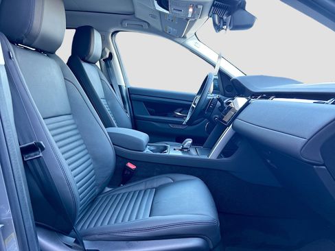 Used 2025 Land Rover Discovery Sport S image 10