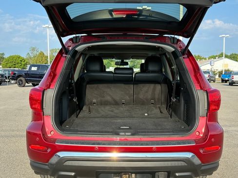 Used 2018 Nissan Pathfinder Platinum AWD/4WD image 7