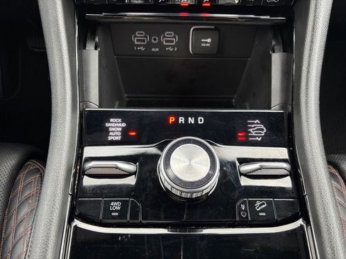 Used 2023 Jeep Grand Cherokee L Summit AWD/4WD image 40