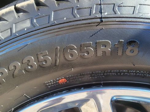 Used 2019 GMC Acadia SLT image 16