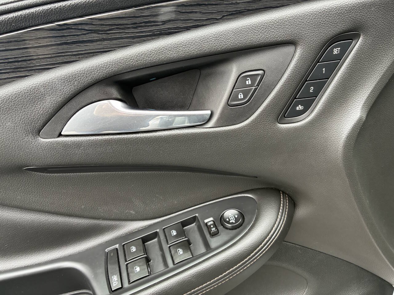 Used 2017 Buick Envision Essence AWD/4WD image 21