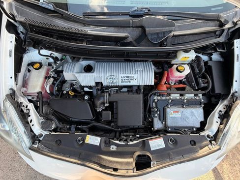 Used 2010 Toyota Prius Five FWD image 40