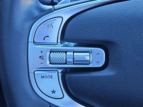 Used 2022 Genesis GV70 2.5T w/ Advanced Package image 29