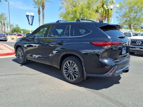 Used 2022 Toyota Highlander Limited AWD/4WD image 6