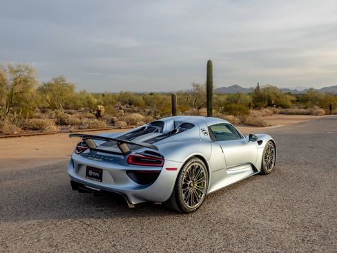 Used 2015 Porsche 918 Spyder AWD/4WD image 26