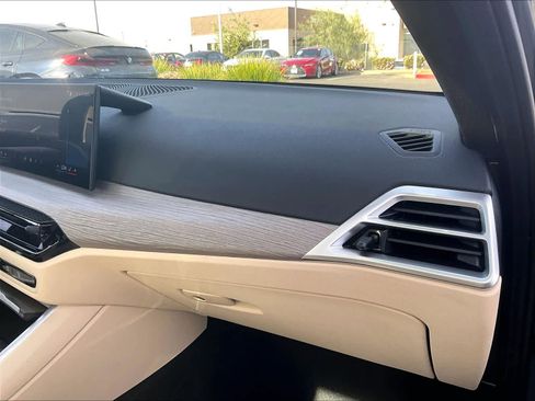 Certified 2025 BMW 330i Sedan w/ Convenience Package RWD image 18