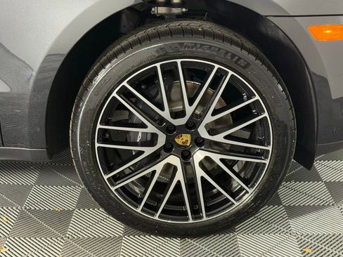 New 2026 Porsche Macan image 14