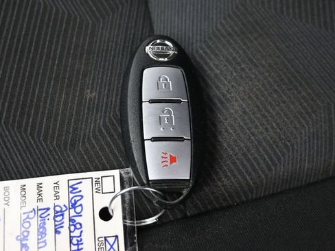 Used 2016 Nissan Rogue SV AWD/4WD image 25