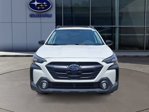 Certified 2025 Subaru Outback Premium w/ Popular Package #1 AWD/4WD image 2