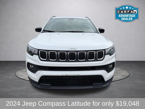 Used 2024 Jeep Compass Latitude AWD/4WD image 7