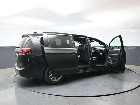 New 2027 Chrysler Pacifica Select FWD image 47